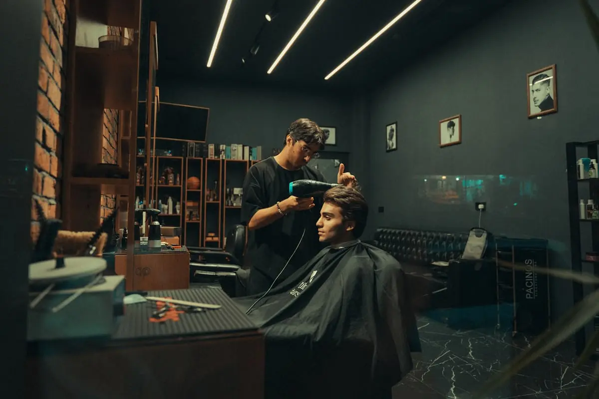 Modern férfi frizura a Clarivella galériájában